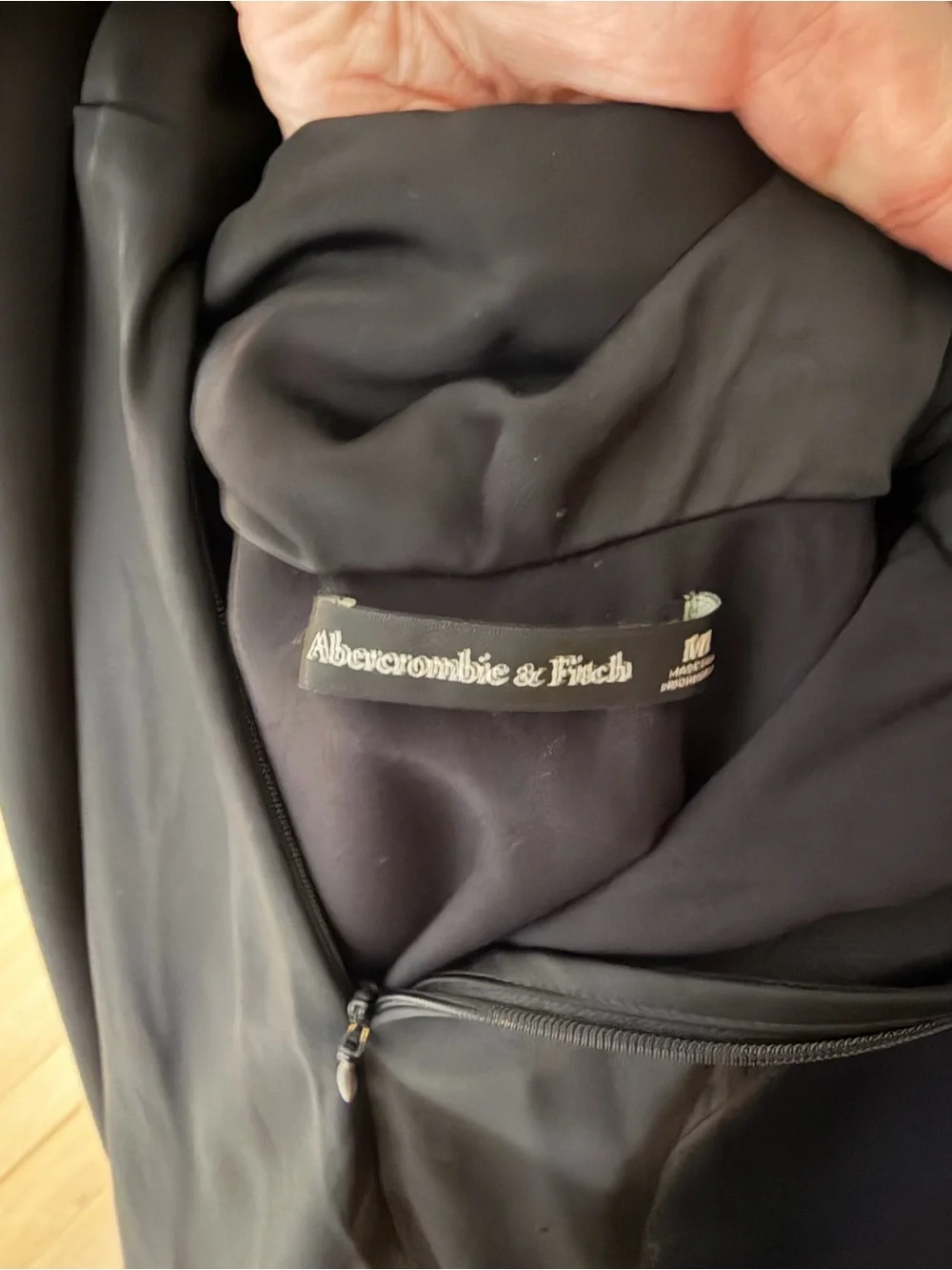 Abercrombie & Fitch sleek black